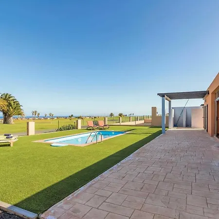 Sleeps 6 Pool Air Con Wifi *